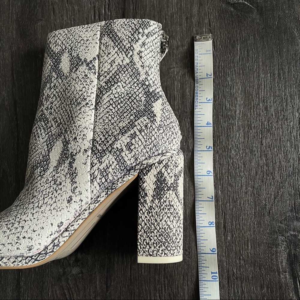 Like New Dolce Vita Snakeskin print heeled Boots (7/5) - Picture 8 of 10